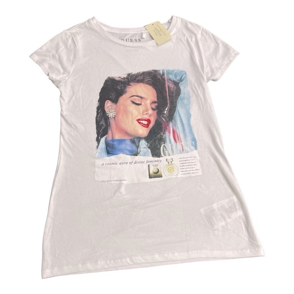 GUESS Women's Vintage Magazine Organic Cotton Short-Sleeve
Tee Size S - Picture 7 of 14